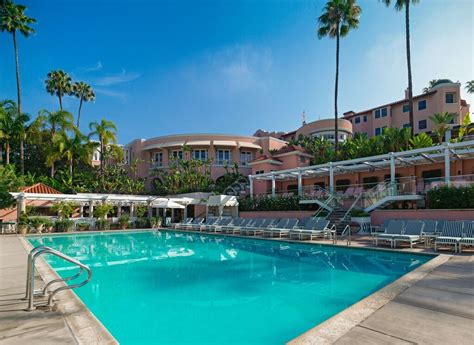 The Best Hotels to Book Near Universal Studios, Hollywood