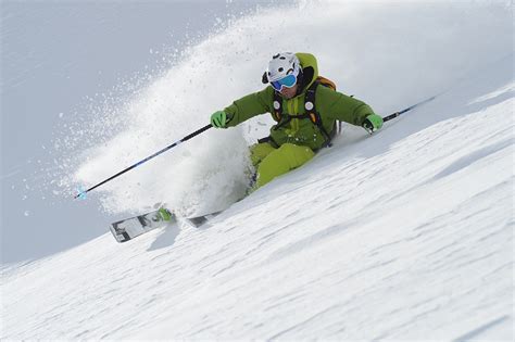 Skiing Chamonix, France - Ski resort information, guide review / Ski Trips, Vacations & Snowboarding