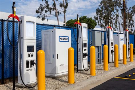 Penske opens high-speed charging station for electric delivery trucks