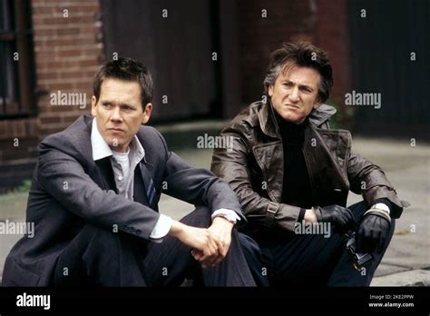 MYSTIC RIVER, KEVIN BACON, SEAN PENN, 2003 Stock Photo - Alamy