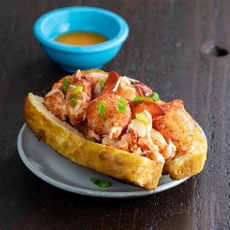 Connecticut Lobster Roll Recipe - Umami Girl