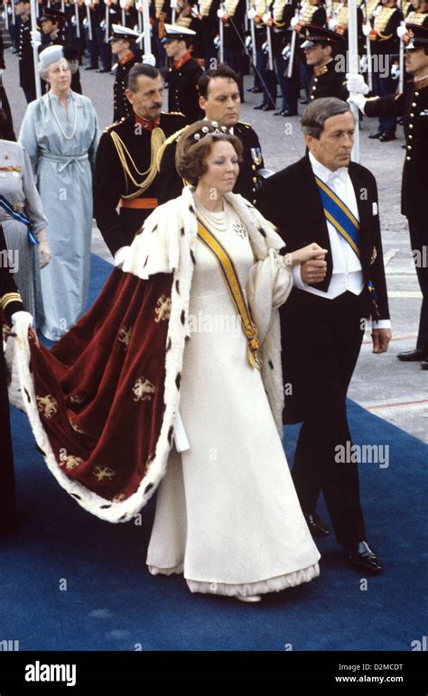 QUEEN BEATRIX OF THE NETHERLANDS ABDICATION FILE PIX: Enthronement Queen BEATRIX OF THE ...