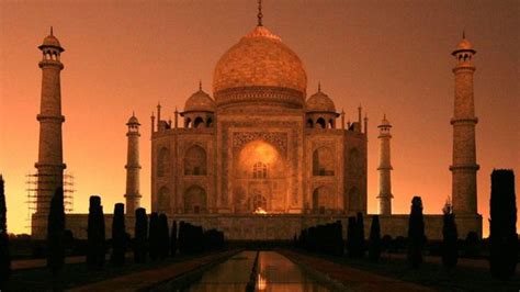 चांदनी रात में Taj Mahal देखने को बेताब क्यों रहते हैं सैलानी? जानिए ...