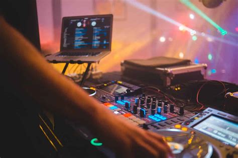 Mumbai Nightlife Guide: Best Nightclubs and Bars - NightlifeDiary