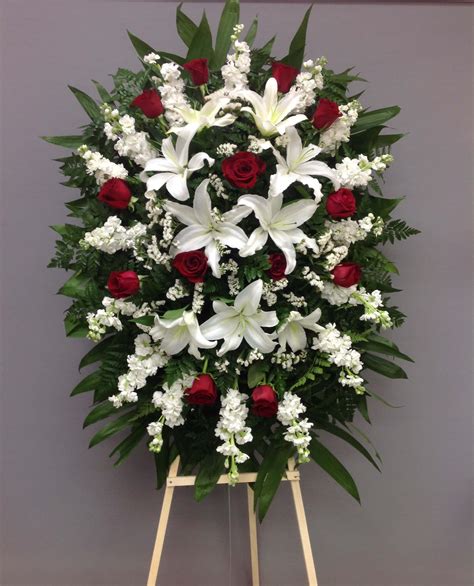 Download Funeral Flower Arrangements Pictures 1936 X 2395 | Wallpapers.com