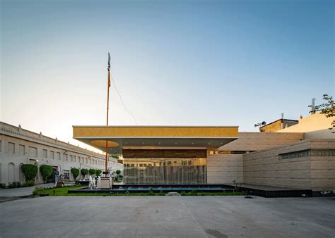 Visual Tour of a Palatial Gurdwara designed by Architect Thakur ...