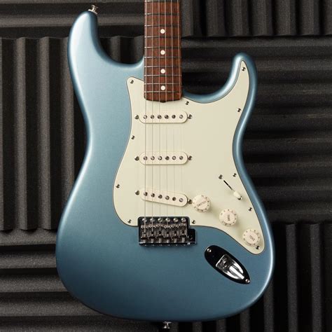 Fender Vintera 1960s Stratocaster Ice Blue Metallic | Ice Blue Fender Stratocaster | bet.yonsei ...