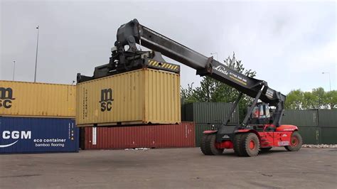 Container Lifting - YouTube