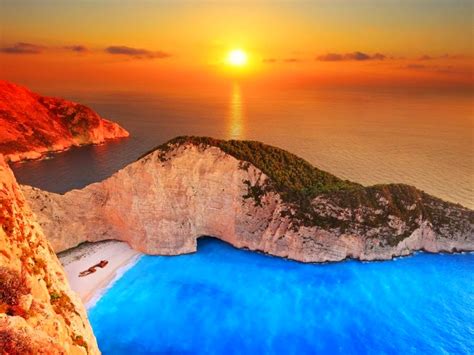 Navagio Beach, Greece | Earth Pics and Travelling