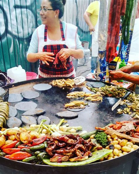 A Guide to Eating Street Food in Mexico City - Mexico City Streets | Street food, Mexican street ...