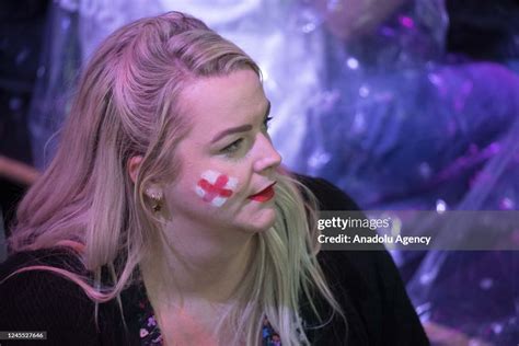 England fans gather to watch the FIFA World Cup 2022 Quarter Final... News Photo - Getty Images