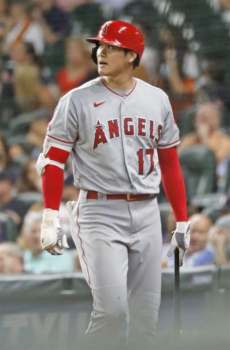 Baseball: Shohei Ohtani pitches, hits, plays outfield in Angels' loss