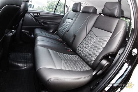 Hexagon Design Interior Innova Reborn - MBtech