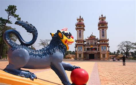 Cao Dai Temple, Tay Ninh - Famous Temple in Southern Vietnam