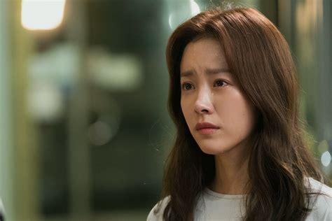 Han Ji Min And Ji Sung Tearfully Face Each Other In "Familiar Wife ...