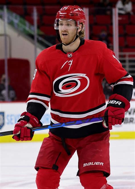 Dougie Hamilton Wife: Is Devils Star Married? Girlfriend And Wife