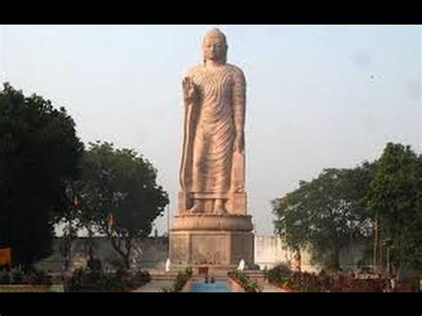 Sarnath - India's tallest Buddha statue : Sarnath - a estátua a mais alta de Buddha de India ...