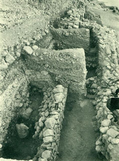 Nehemiah's Wall - Biblical Archaeology Truth