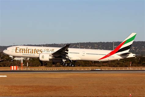 Perth Airport Spotter's Blog: Emirates B77W A6-EGZ EK420 'Go-Around' today at Perth Airport