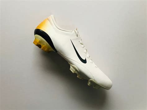 Nike Mercurial Vapor III White / Gold - Launch Colours FG | bootsfinder