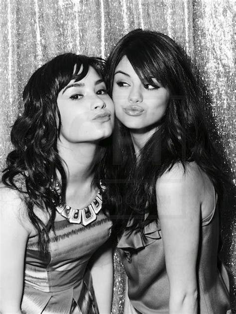 Demi&Selena Photo - Selena Gomez and Demi Lovato Photo (20010445) - Fanpop