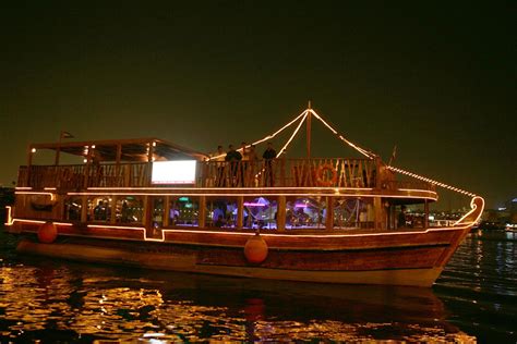 Traditional Dhow Cruise Dinner | Daytur.Com