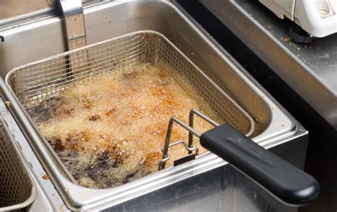 What is Deep Fat Frying? (with pictures)