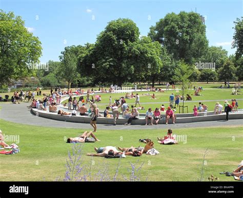 Diana Princess of Wales Memorial Fountain Hyde Park Stock Photo - Alamy