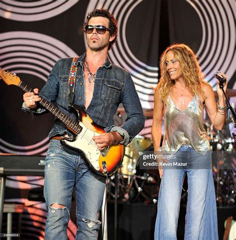 Doyle Bramhall ll and Sheryl Crow perform at PNC Bank Arts Center on ...