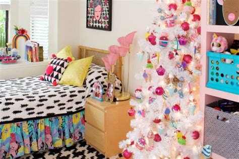 How to Decorate a Tween's Bedroom for Christmas | Pencil christmas tree, Tween bedroom ...