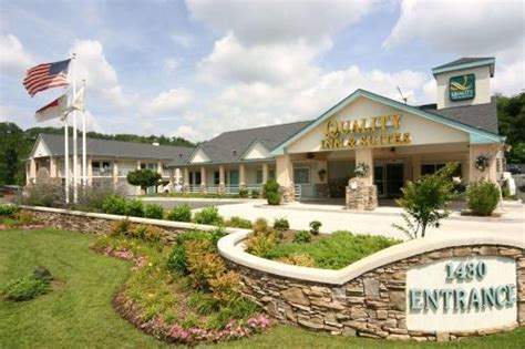 Pet Friendly Hotels in Asheville NC | TripsWithPets