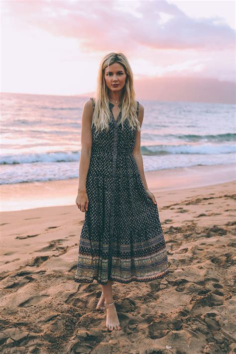 Poolside in Maui - Barefoot Blonde by Amber Fillerup Clark | Fashion ...