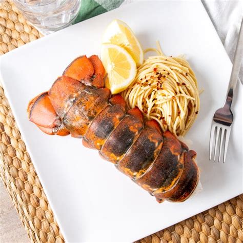 Linton's Seafood 8-10 oz. Maine Lobster Tails - 4/Case