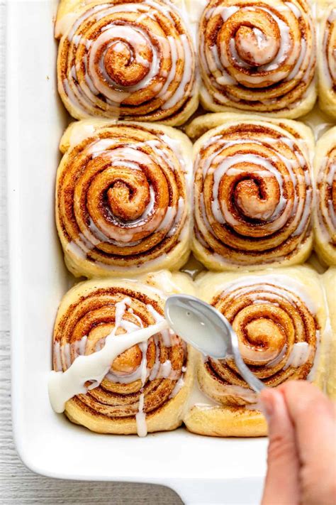 Vegan Cinnamon Rolls {Easy Recipe!} | FeelGoodFoodie