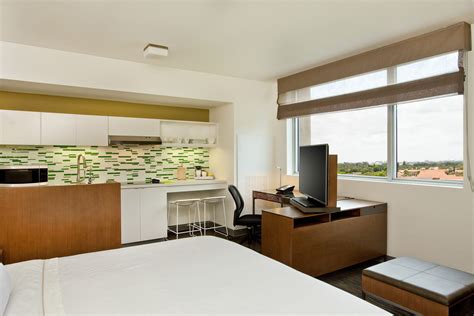 Hotel Rooms & Amenities | Element Miami Doral