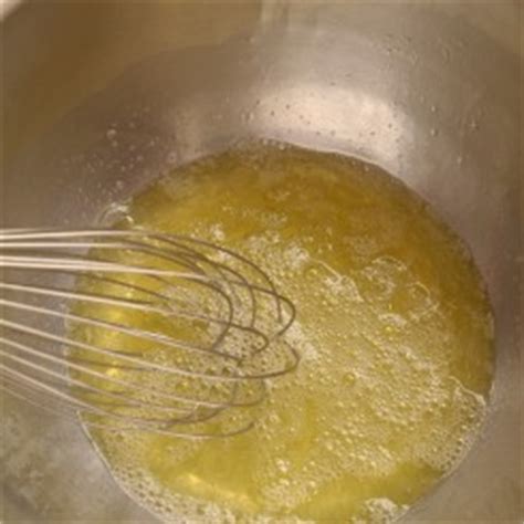 Whisking Egg Whites - Chefs Pencil