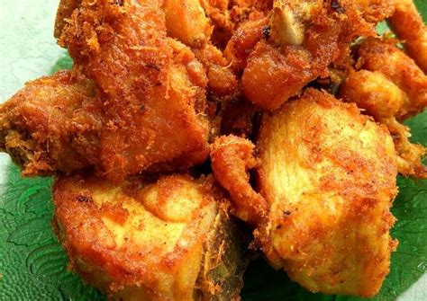 Resep Ayam goreng kunyit oleh nissa iswati - Cookpad