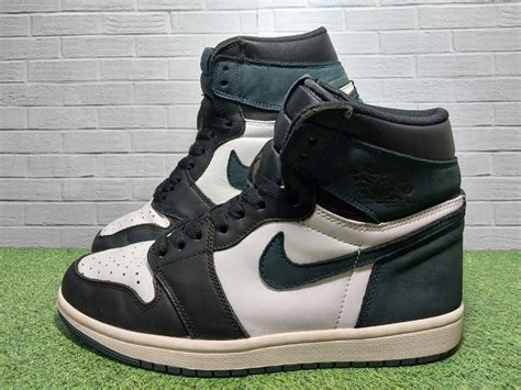 Nike Air Jordan 1 Retro High OG Clay Green, Women's Fashion, Women's ...