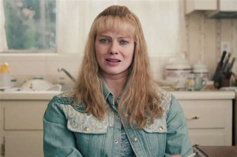 How Margot Robbie Became Tonya Harding in I, Tonya