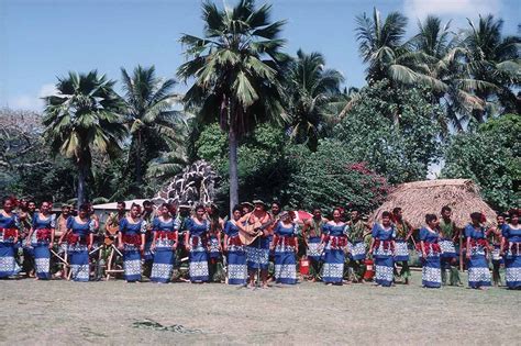 Samoan siva | Samoan Culture | Samoa | OzOutback