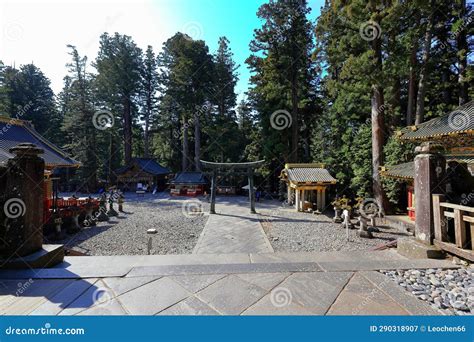 Toshogu Shrine ( 17th-century Shrine Honoring the First Shogun and Featuring Colorful Buildings ...