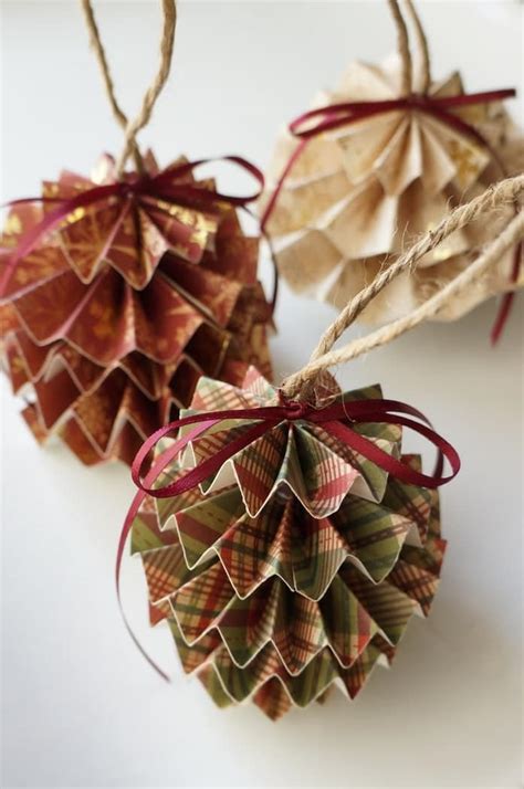 Handmade Natural Christmas Decorations using Found Items - Simplify ...