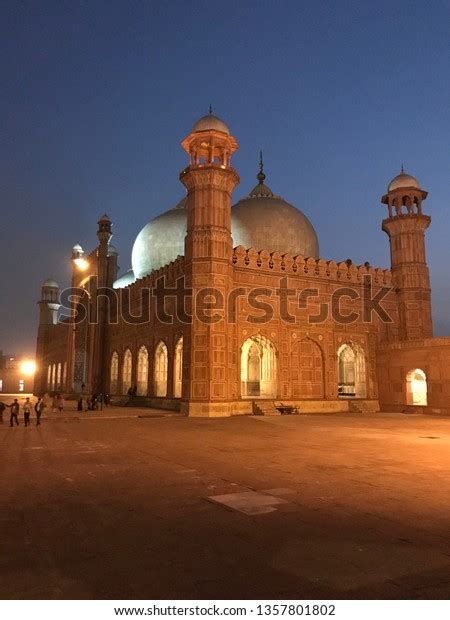 84 Badshahi Mosque Night Images, Stock Photos & Vectors | Shutterstock