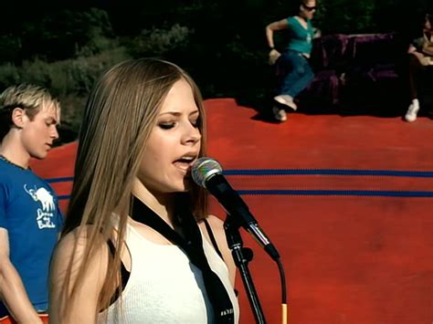 Avril Lavigne - Complicated (1080p Upscale) | ShareMania.US