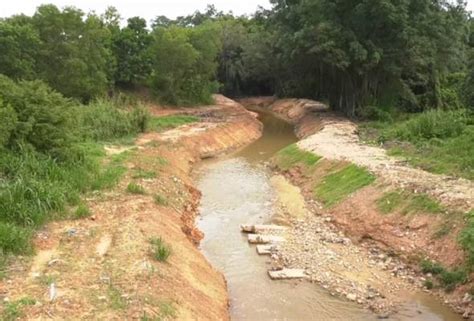 Sungai Kim Kim Pollution: Residents claim to still smell gas | Astro Awani