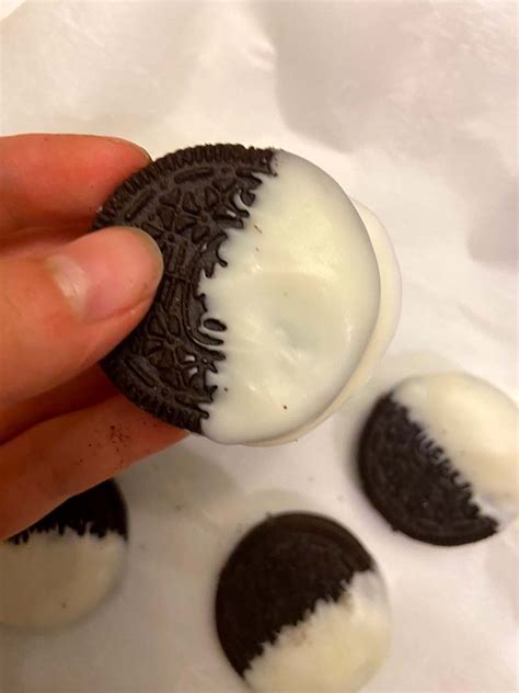 White Chocolate Dipped Oreos – Vibrant Guide