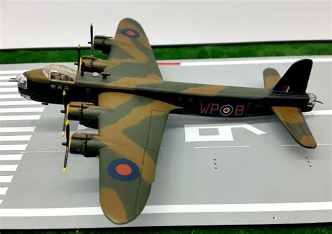 ATL 1:144 British Stirling heavy bomber model in World War II Collection alloy simulation model ...