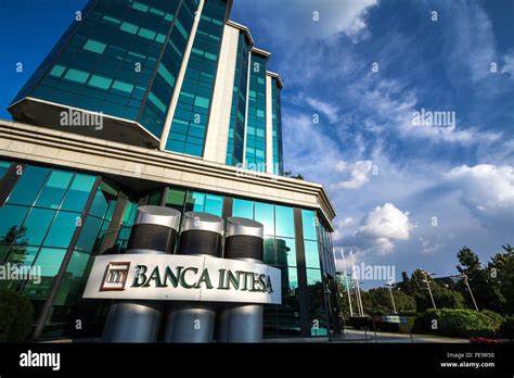 Banca intesa logo hi-res stock photography and images - Alamy