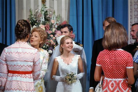 The Weddings And Gowns Of The U.S. Presidents And First Ladies (42 Pics) - Feels Gallery | eBaum ...