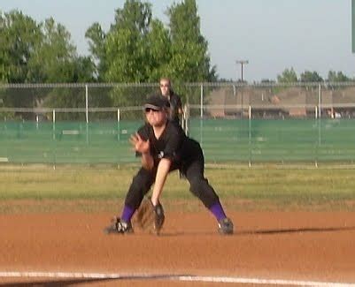 Fastpitch Softball Talk: Fastpitch Softball Fielding Tips - Infield